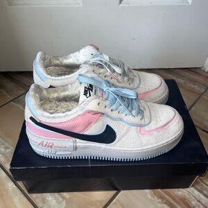 Women’s Air Force 1’s Shadows